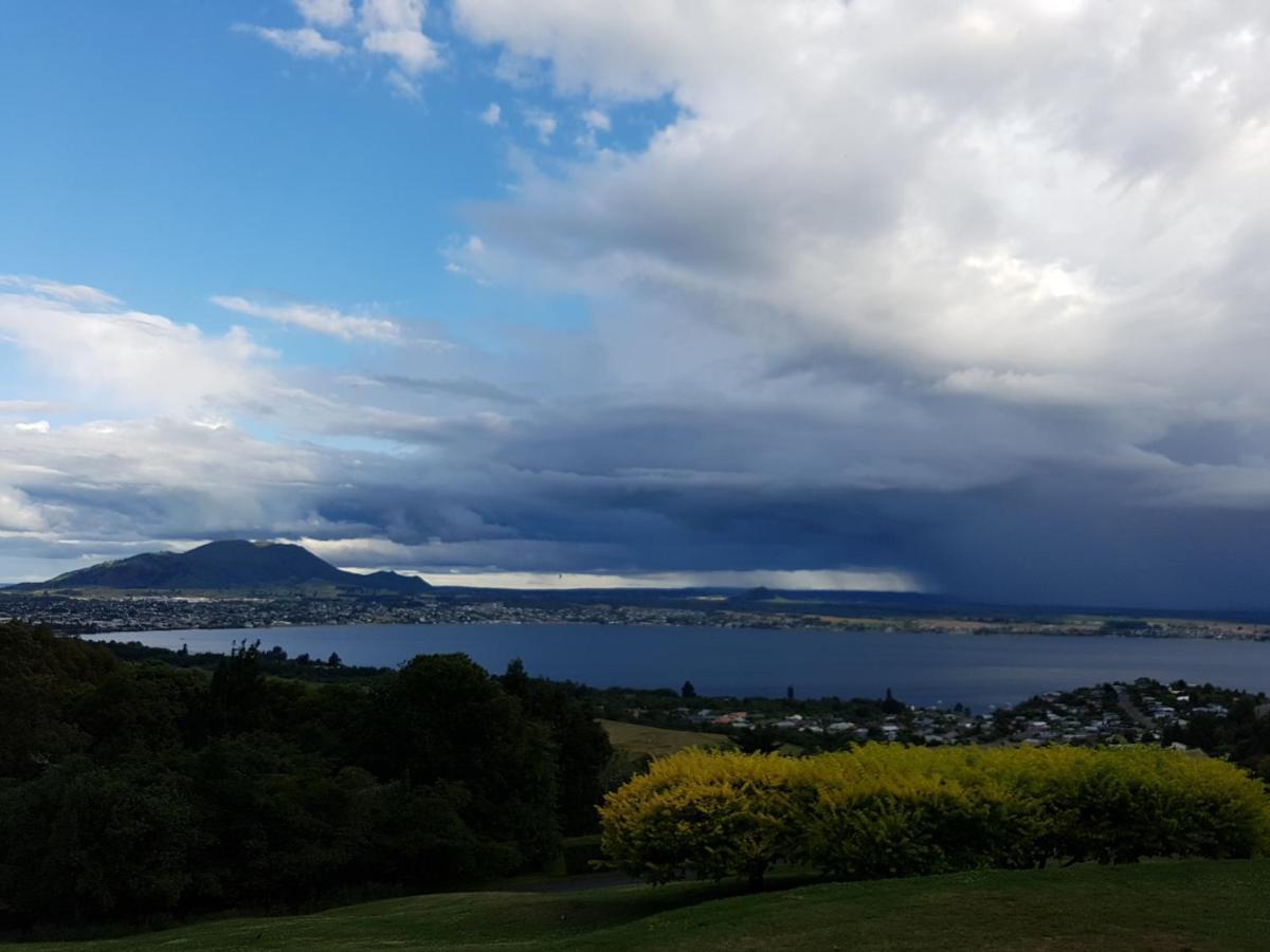 Te Moenga Lodge Taupo Exterior photo